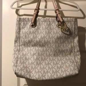 Michael Kors tote